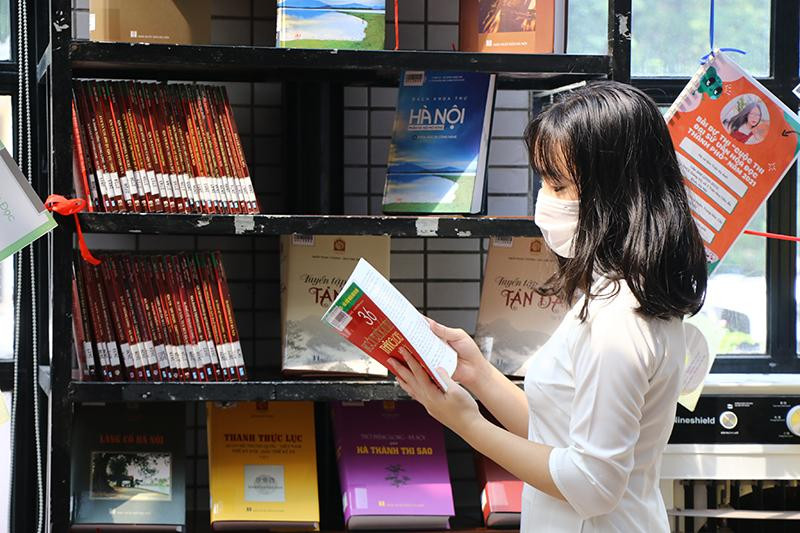 Các cuốn sách được giới thiệu tới bạn đọc nhân dịp kỷ niệm 67 năm Ngày giải phóng Thủ đô Các cuốn sách được giới thiệu tới bạn đọc nhân dịp kỷ niệm 67 năm Ngày giải phóng Thủ đô