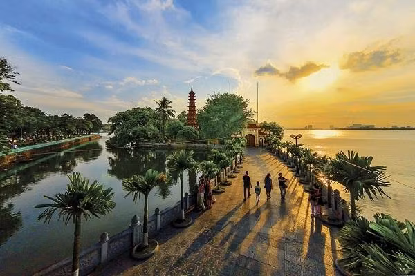 Chùa Trấn Quốc là địa điểm du lịch nổi tiếng tại Hà Nội