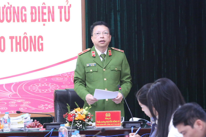 Thiếu tướng Nguyễn Hồng Ky - Phó Giám đốc CATP Hà Nội điều hành phần tham luận