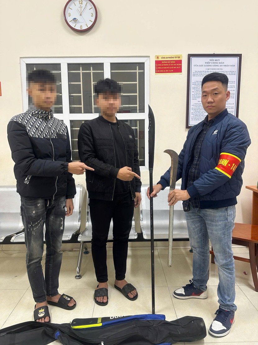 Những vũ khí "nóng" được hai thanh niên cất giấu tại nhà