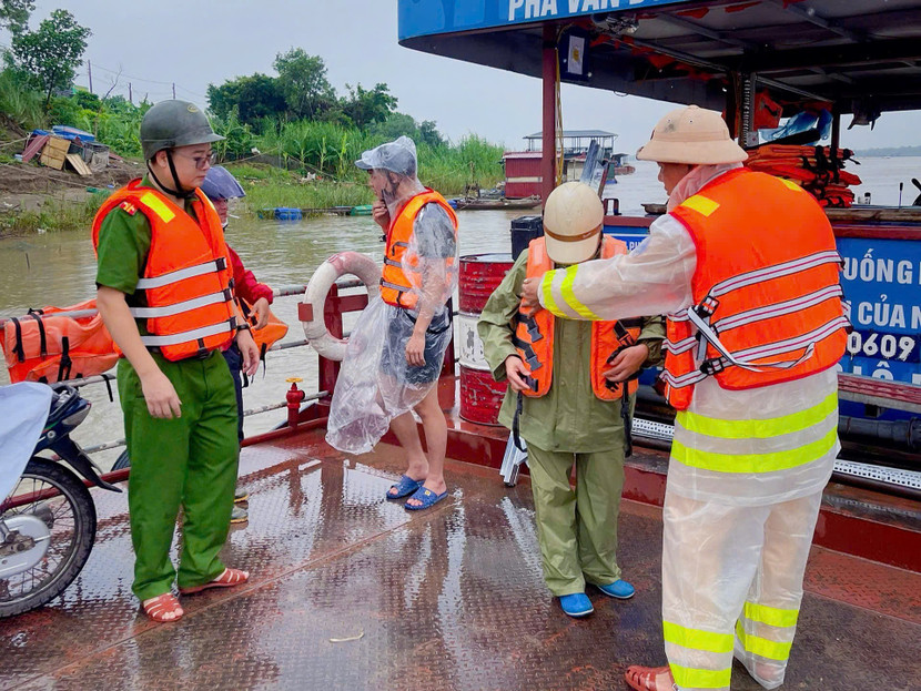 CSGT Hà Nội phối hợp lực lượng triển khai ứng phó với cơn bão số 3