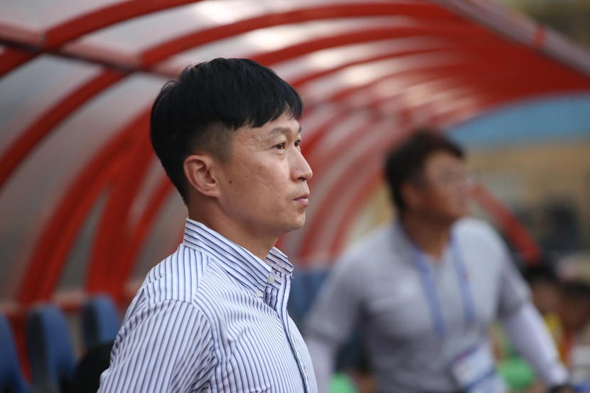 Ông Chun Jae Ho (Hàn Quốc) trở thành HLV ngoại đầu tiên cùng Hà Nội vô địch V-League Ông Chun Jae Ho (Hàn Quốc) trở thành HLV ngoại đầu tiên cùng Hà Nội vô địch V-League