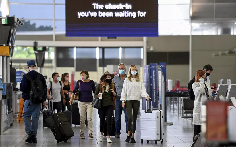 Ngày 21-2, du khách quốc tế đã lần đầu tiên trở lại Australia sau gần 2 năm biên giới nước này đóng cửa vì đại dịch Covid-19 Ngày 21-2, du khách quốc tế đã lần đầu tiên trở lại Australia sau gần 2 năm biên giới nước này đóng cửa vì đại dịch Covid-19