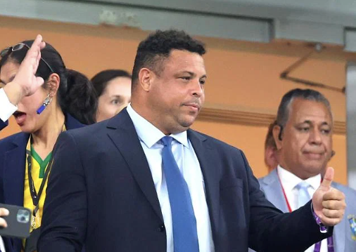 Cựu danh thủ Brazil - Ronaldo trên khán đài World Cup 2022
