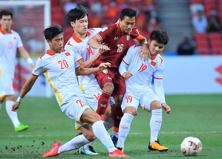 Hoàng Đức tiết lộ Quang Hải (19) sẽ trở lại ở trận gặp Malaysia ngày 27-12 tới Hoàng Đức tiết lộ Quang Hải (19) sẽ trở lại ở trận gặp Malaysia ngày 27-12 tới