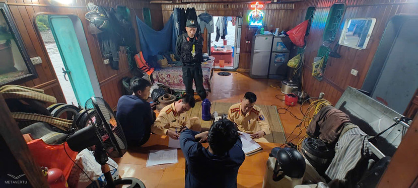 lực lượng chức năng đã bắt giữ nhiều phương tiện khai thác cát trái phép lực lượng chức năng đã bắt giữ nhiều phương tiện khai thác cát trái phép