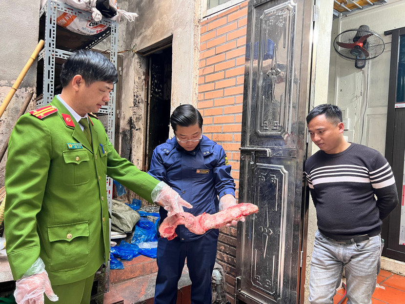 Toàn bộ số nầm này đều bốc mùi hôi thối