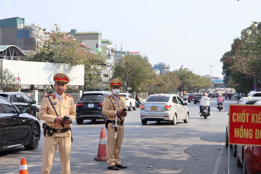Các chốt kiểm tra, xử lý nồng độ cồn được triển khai trên các tuyến trọng điểm