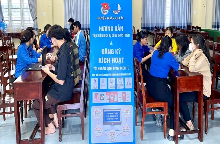 Thanh niên là một lực lượng đi đầu trong chuyển đổi số quốc gia Thanh niên là một lực lượng đi đầu trong chuyển đổi số quốc gia