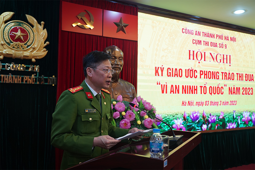 Đại tá Thành Kiên Trung - Trưởng Công an quận Cầu Giấy, đơn vị Cụm trưởng Cụm thi đua số 9 phát biểu tại lễ ký kết giao ước phong trào thi đua
