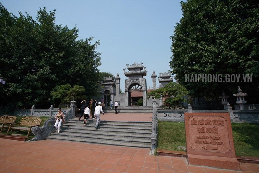 Đền Bạch Đằng Giang thờ Đức vương Ngô Quyền