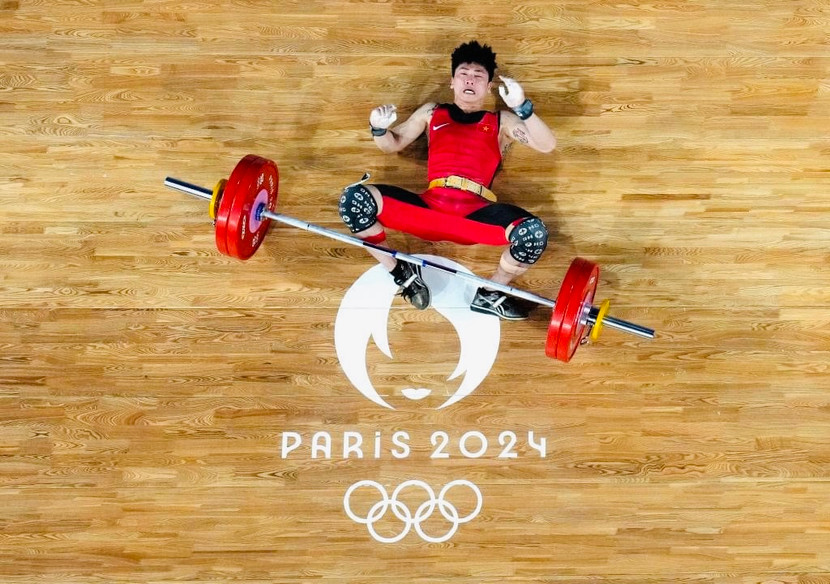 Trịnh Văn Vinh thất bại ở 3 lần cử giật, bị loại ngay lập tức mà chưa kịp thi phần cử đẩy nội dung 61kg nam môn cử tạ Olympic Paris Trịnh Văn Vinh thất bại ở 3 lần cử giật, bị loại ngay lập tức mà chưa kịp thi phần cử đẩy nội dung 61kg nam môn cử tạ Olympic Paris