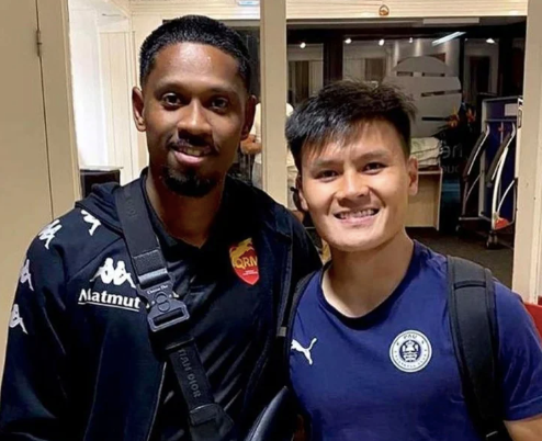 Từng chơi bóng tại Pháp, hiện Jason và Quang Hải chung màu áo Công an Hà Nội