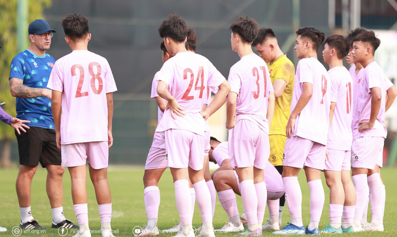 HLV Cristiano cùng U16 Việt Nam hướng tới giải giao hữu tứ hùng tại Trung Quốc và vòng loại U17 châu Á 2025