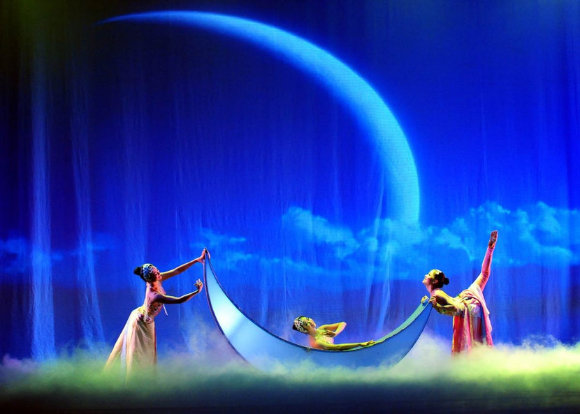 Tài năng nghệ thuật được coi như ngọc ẩn trong đá, cần sự kiên trì và sáng tạo để tỏa sáng. Tài năng nghệ thuật được coi như ngọc ẩn trong đá, cần sự kiên trì và sáng tạo để tỏa sáng.