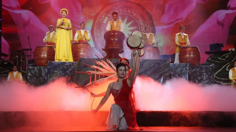 Một tiết mục nghệ thuật đặc sắc tại lễ khai mạc Một tiết mục nghệ thuật đặc sắc tại lễ khai mạc