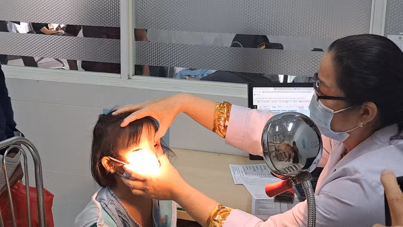 Bệnh đau mắt đỏ đang tăng ở một số địa phương