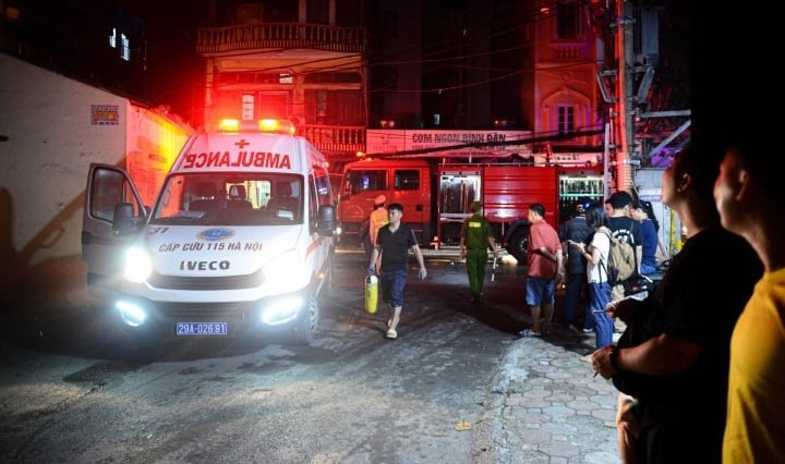 Vụ cháy nghiêm trọng ở chung cư mini trên phố Khương Hạ (Thanh Xuân, Hà Nội) Vụ cháy nghiêm trọng ở chung cư mini trên phố Khương Hạ (Thanh Xuân, Hà Nội)