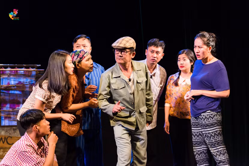 Cảnh trong vở "Ai là thủ phạm" Cảnh trong vở "Ai là thủ phạm"