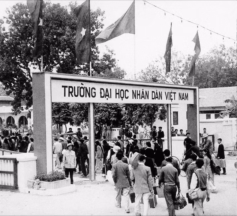Trường Đại học Nhân dân Việt Nam