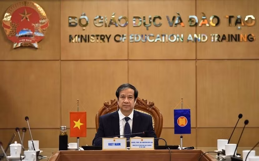 Bộ trưởng Bộ Giáo dục và Đào tạo Nguyễn Kim Sơn tham dự Hội nghị trực tuyến Bộ trưởng Giáo dục ASEAN+3 lần thứ 5 Bộ trưởng Bộ Giáo dục và Đào tạo Nguyễn Kim Sơn tham dự Hội nghị trực tuyến Bộ trưởng Giáo dục ASEAN+3 lần thứ 5