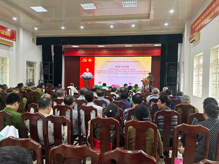 Mô hình "Con đường màu xanh" trên địa bàn phường Mai Dịch được người dân đồng tình, ủng hộ Mô hình "Con đường màu xanh" trên địa bàn phường Mai Dịch được người dân đồng tình, ủng hộ