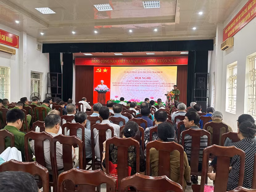 Mô hình "Con đường màu xanh" trên địa bàn phường Mai Dịch được người dân đồng tình, ủng hộ Mô hình "Con đường màu xanh" trên địa bàn phường Mai Dịch được người dân đồng tình, ủng hộ