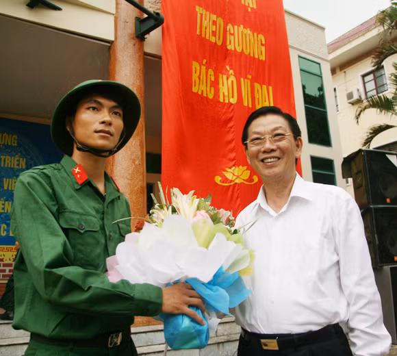 Huyện Đông Anh: 220 tân binh nô nức lên đường nhập ngũ ảnh 3