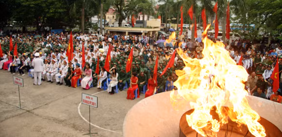 Huyện Đông Anh: 220 tân binh nô nức lên đường nhập ngũ ảnh 2