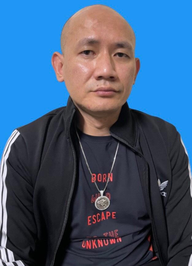 Quân &quot;trọc&quot; - kẻ cầm đầu ổ nhóm hoạt động &quot;tín dụng đen&quot; khét tiếng ở Hà Nội khiến nhiều con nợ khiếp sợ