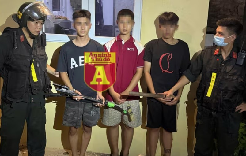 Các lực lượng tăng cường tuần tra kiểm soát, kịp thời phát hiện, bắt giữ các đối tượng, đặc biệt là "tội phạm đường phố"