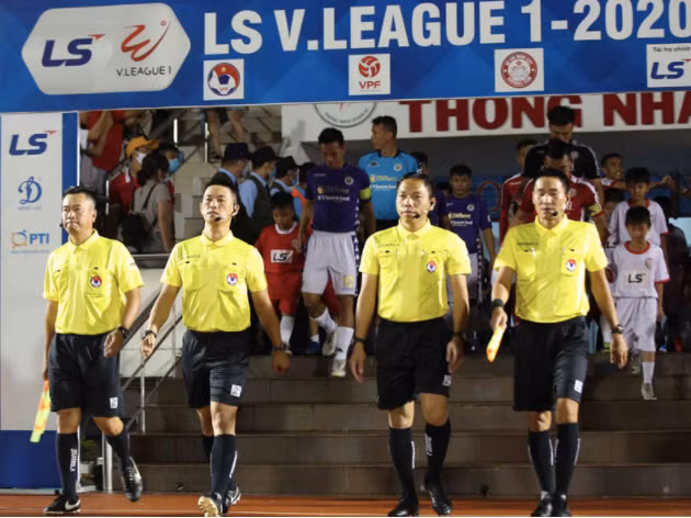 Các trọng tài bước vào đợt tập huấn quan trọng để sẵn sàng cho giai đoạn căng thẳng nhất mùa giải