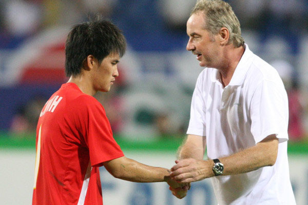 HLV Riedl được người hâm mộ và nhiều thế hệ cầu thủ Việt Nam mến trọng