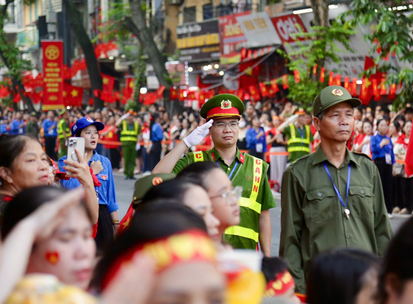 Công an Hà Nội đảm bảo tuyệt đối an ninh, an toàn lễ diễu binh diễu hành kỷ niệm 80 năm Cách mạng tháng Tám và Quốc khánh 2-9 Công an Hà Nội đảm bảo tuyệt đối an ninh, an toàn lễ diễu binh diễu hành kỷ niệm 80 năm Cách mạng tháng Tám và Quốc khánh 2-9