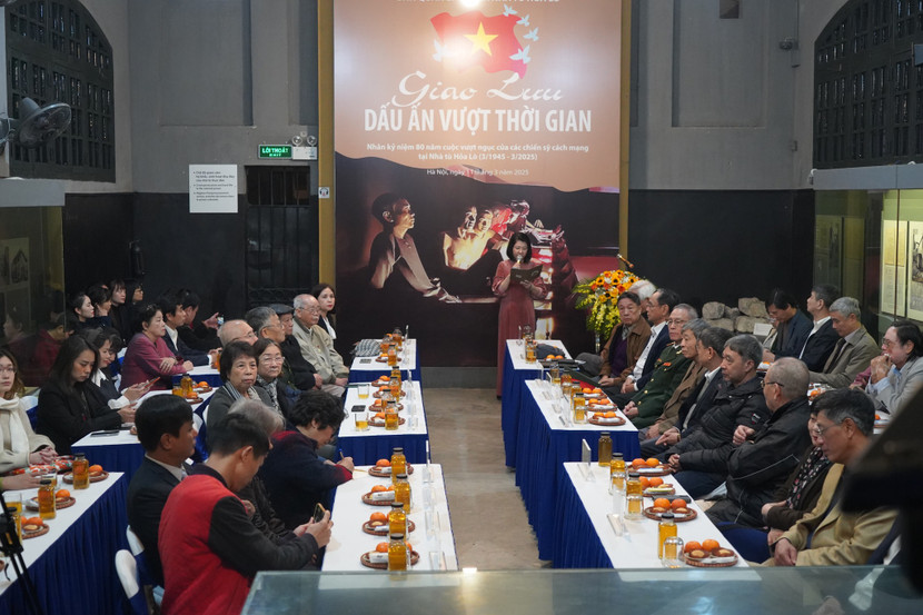 Chương trình giao lưu "Dấu ấn thời gian" có sự tham dự của thân nhân các cựu tù chính trị như: Trần Đăng Ninh, Trần Tử Bình...