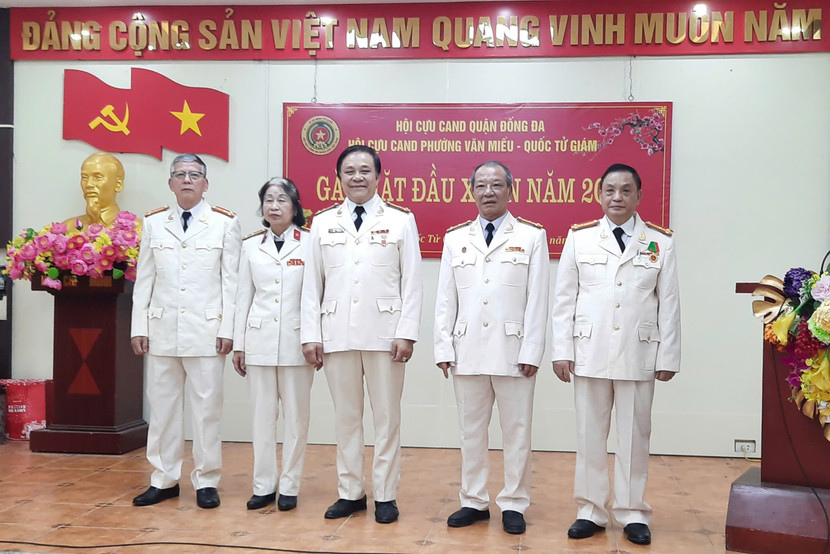 Ra mắt Ban chấp hành chi hội cựu CAND phường Văn Miếu - Quốc Tử Giám Ra mắt Ban chấp hành chi hội cựu CAND phường Văn Miếu - Quốc Tử Giám