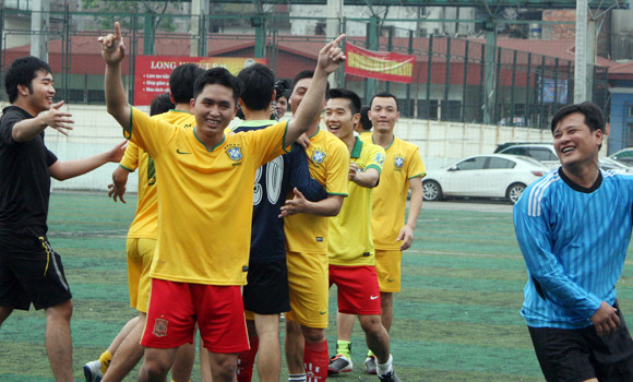 Trận đấu ngập niềm vui, thắm tình đoàn kết ảnh 11