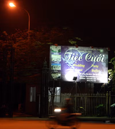 Những công trình thể thao triệu đô biến dạng vì kiếm tiền ảnh 12