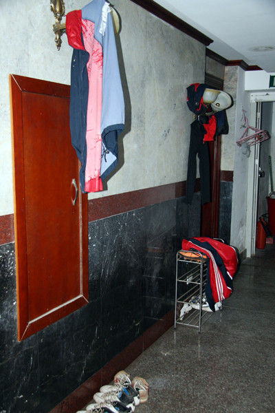 Đại bản doanh CLB V.Ninh Bình nhếch nhác và u ám sau vụ làm độ bị phanh phui ảnh 2 Đại bản doanh CLB V.Ninh Bình nhếch nhác và u ám sau vụ làm độ bị phanh phui ảnh 2