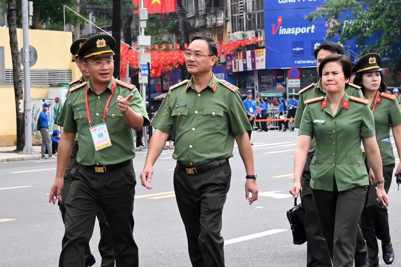 Đồng chí Thượng tướng Phạm Thế Tùng - Thứ trưởng Bộ Công an, Trưởng Tiểu ban An ninh trật tự Lễ kỷ niệm sự kiện A80 kiểm tra thực địa khu vực xung quanh Ba Đình, trước khi diễn ra lễ sơ duyệt sự kiện A80...