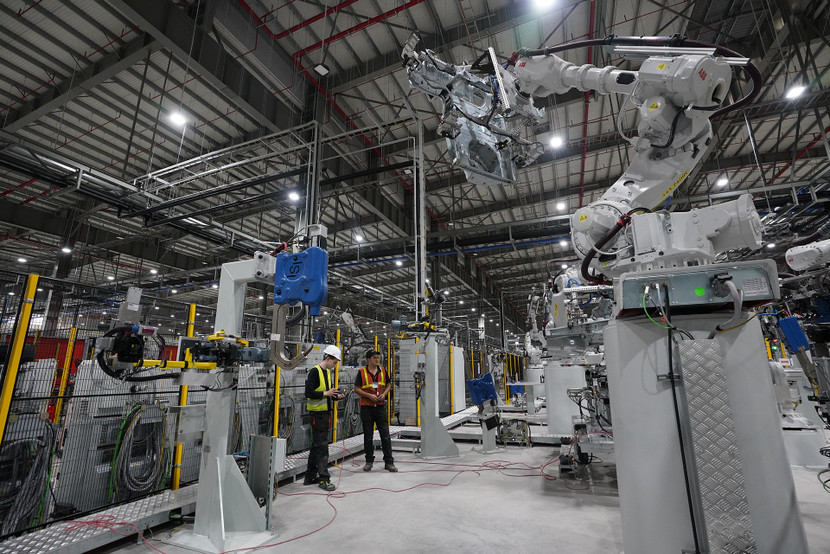 Những ứng dụng khoa học công nghệ hiện đại được áp dụng vào sản xuất tại Khu công nghệ cao Hòa Lạc, Hà Nội Những ứng dụng khoa học công nghệ hiện đại được áp dụng vào sản xuất tại Khu công nghệ cao Hòa Lạc, Hà Nội