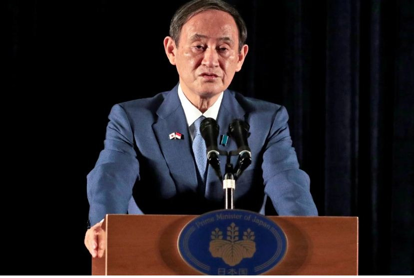 Ông Suga Yoshihide phát biểu trong cuộc họp báo tại Thủ đô Jakarta