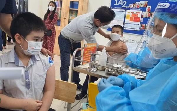Đã có trên 33.000 trẻ 5-11 tuổi ở Hà Nội được tiêm vaccine Covid-19