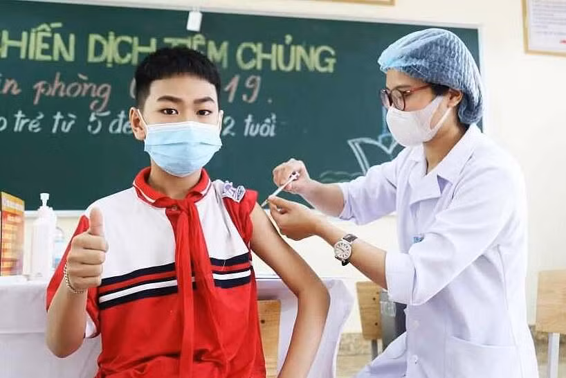 Chủ nhật này, 17-4, Hà Nội sẽ tiêm vaccine Covid-19 cho học sinh lớp 6