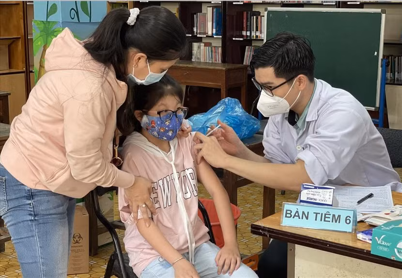 Triển khai tiêm vaccine Covid-19 cho học sinh tiểu học