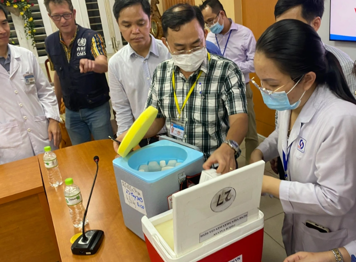 6 lọ thuốc BAT giải độc botulinum được WHO viện trợ, chuyển từ Thụy Sĩ đến TP HCM