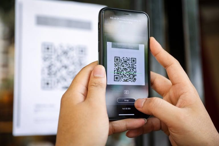 Các trung tâm thương mại yêu cầu khách hàng quét mã QR trước khi vào mua sắm Các trung tâm thương mại yêu cầu khách hàng quét mã QR trước khi vào mua sắm