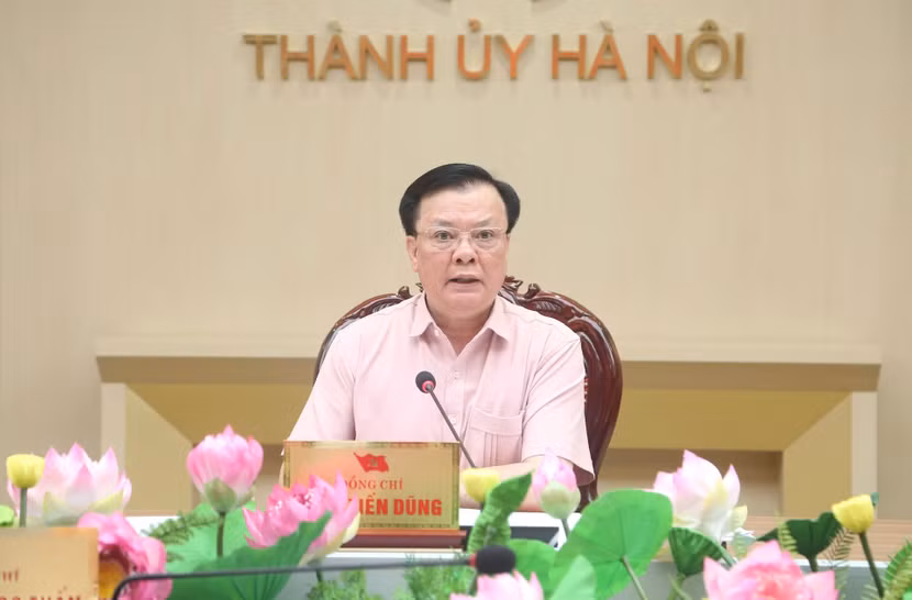 Bí thư Thành ủy Hà Nội Đinh Tiến Dũng phát biểu chỉ đạo tại hội nghị