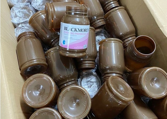 Các lọ thuốc để đựng thuốc giả tại cơ sở thuộc huyện Chương Mỹ, Hà Nội Các lọ thuốc để đựng thuốc giả tại cơ sở thuộc huyện Chương Mỹ, Hà Nội