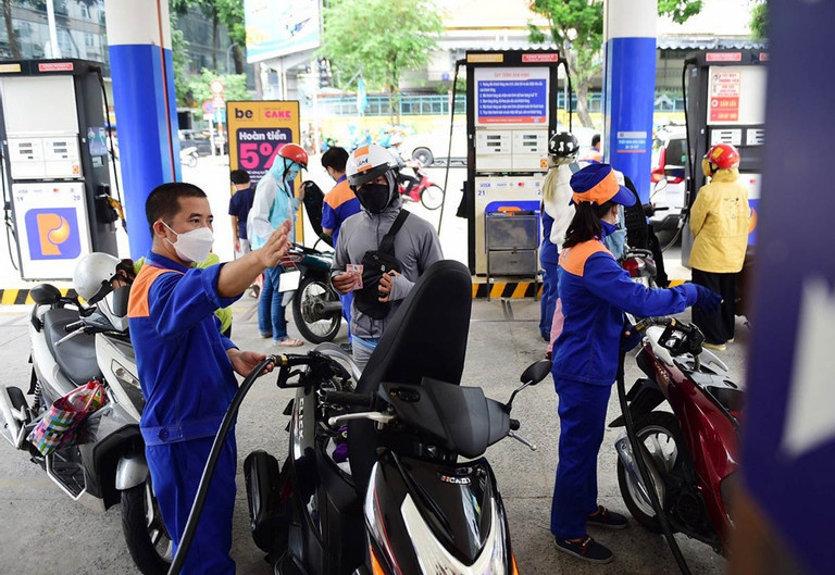 Giá xăng dầu tiếp tục tăng Giá xăng dầu tiếp tục tăng